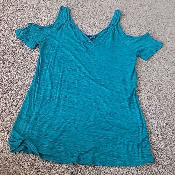 LIKE NEW! Women's Edgy Cold Shoulder Tunic Top Sz Medium - Picture 1 of 6